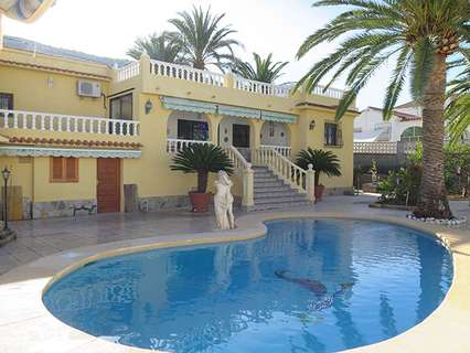 Villa en venta en L'Alfàs del Pi zona Albir, rebajada