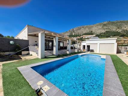Villa en venta en Callosa d'En Sarrià, rebajada