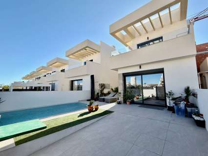 Villa en venta en Los Montesinos zona La Herrada