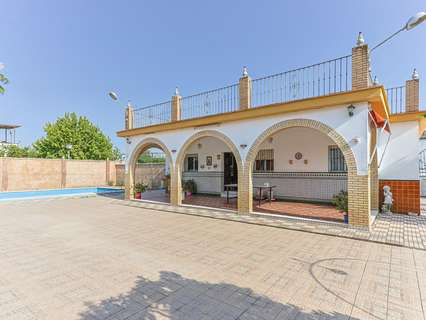 Chalet en venta en Alcalá de Guadaíra rebajado