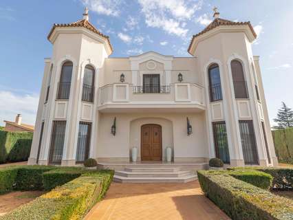 Casa en venta en Mairena del Alcor, rebajada