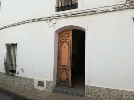 Casa en venta en Medina de las Torres, rebajada
