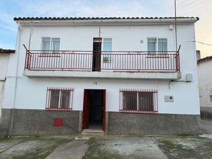 Casa en venta en Serradilla rebajada