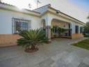 Chalet en venta en Palomares del Río rebajado