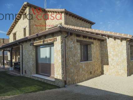 Chalet en venta en Santa María la Real de Nieva