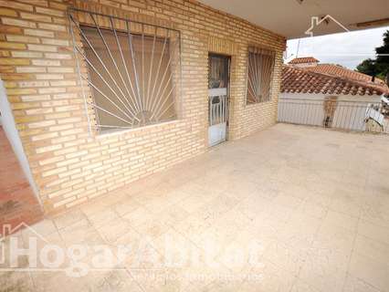 Chalet en venta en Chiva