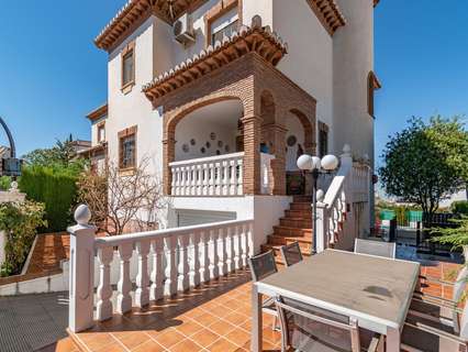 Chalet en venta en La Zubia
