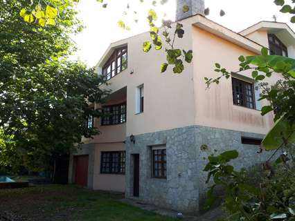 Casa en venta en Oleiros, rebajada