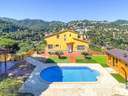 Villa en venta en Lloret de Mar zona CALA CANYELLES rebajada