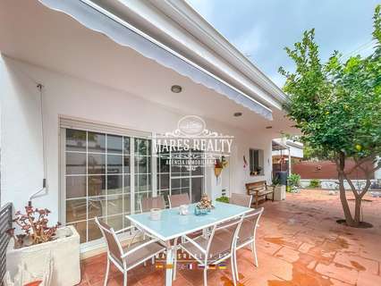 Villa en venta en Argentona