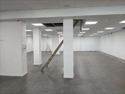 Local comercial en alquiler en Badalona