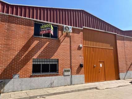 Nave industrial en venta en Villares de la Reina