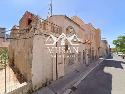 Casa en venta en Almería zona Los Molinos, rebajada
