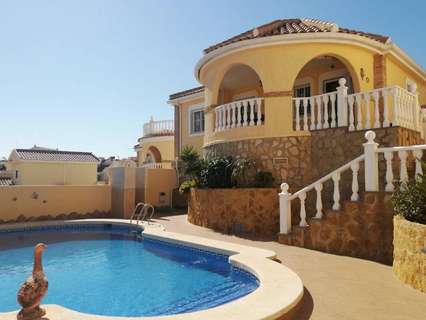 Villa en venta en Santa Pola zona Gran Alacant, rebajada