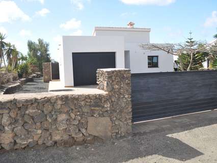 Villa en venta en La Oliva zona Lajares, rebajada