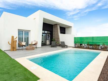 Villa en venta en Algorfa