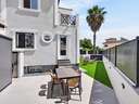 Villa en venta en Orihuela zona Villamartín