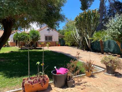 Chalet en venta en Los Barrios