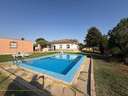 Chalet en venta en Carmona