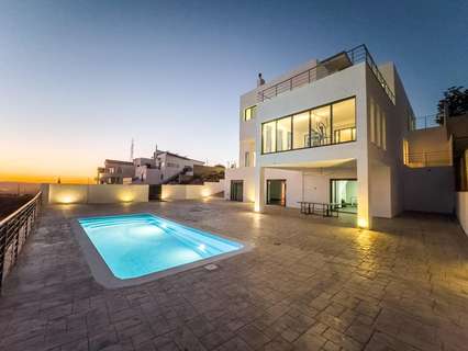 Chalet en venta en La Zubia