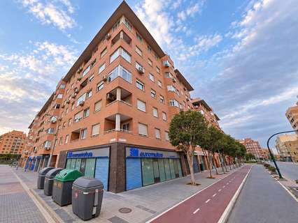 Local comercial en venta en Almería