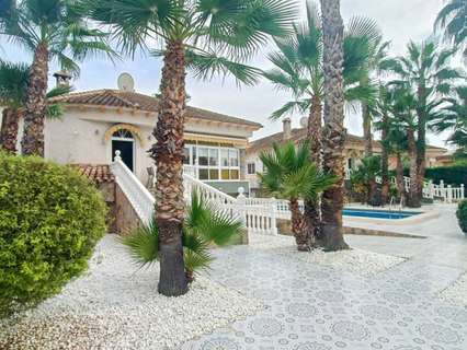 Villa en venta en Orihuela