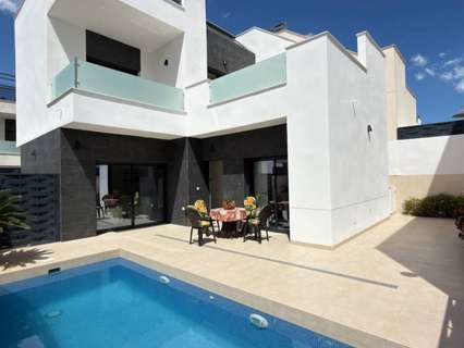 Villa en venta en Benijófar zona Alicante rebajada