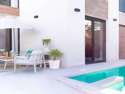 Villa en venta en Benijófar zona Alicante