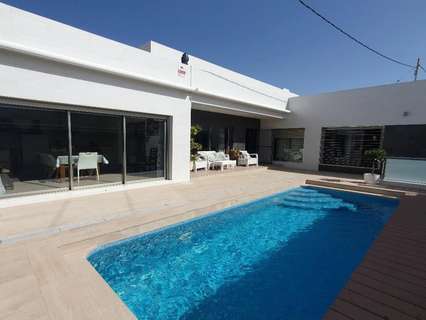 Villa en venta en Catral