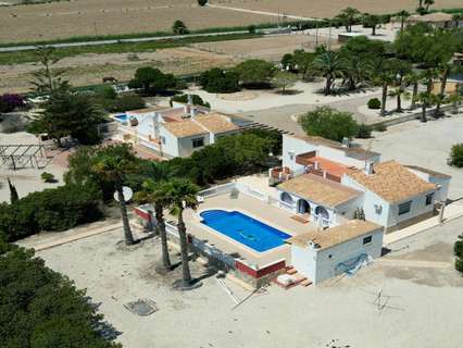 Villa en venta en Catral