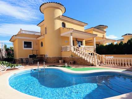 Villa en venta en Orihuela zona Villamartín