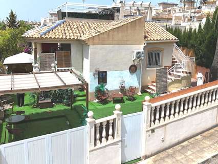 Villa en venta en Orihuela zona Villamartín