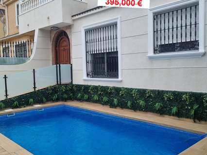 Villa en venta en Orihuela zona La Zenia rebajada