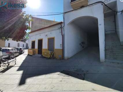 Edificio en venta en Paterna del Campo, rebajado