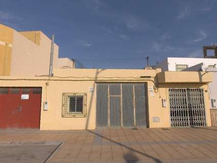 Nave industrial en venta en Almería