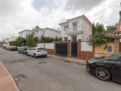 Chalet en venta en La Zubia
