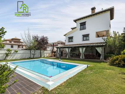 Chalet en venta en La Zubia