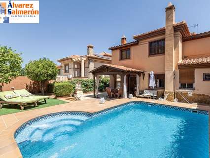 Casa en venta en La Zubia