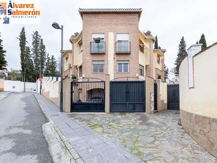 Chalet en venta en La Zubia