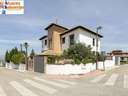 Chalet en venta en La Zubia