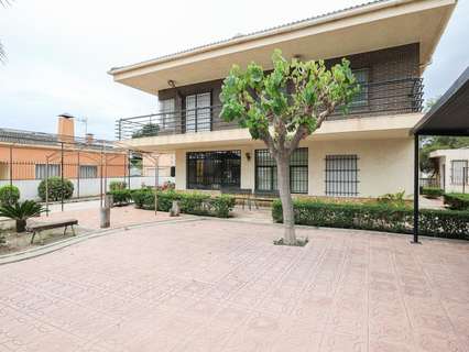 Chalet en venta en Elda