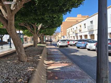 Piso en venta en Roquetas de Mar rebajado