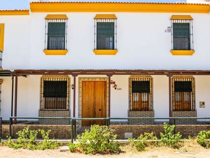 Villa en venta en Huelva, rebajada