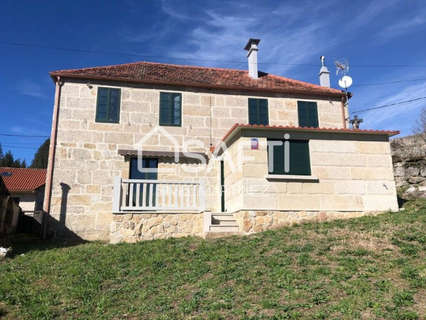 Casa en venta en Ponte Caldelas, rebajada