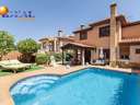 Casa en venta en La Zubia