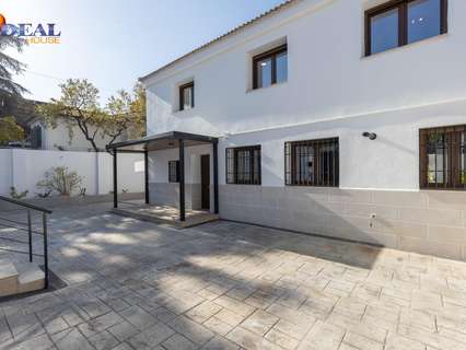 Chalet en venta en La Zubia