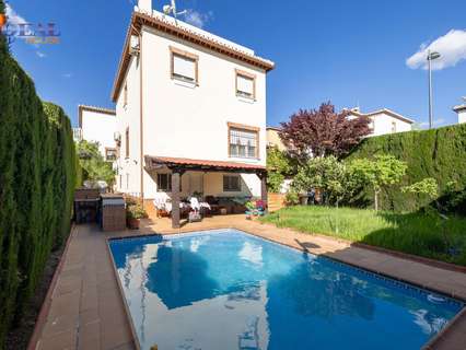 Chalet en venta en La Zubia