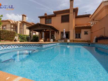 Chalet en venta en La Zubia