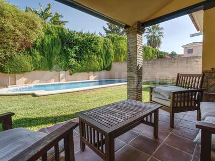 Chalet en venta en Gelves