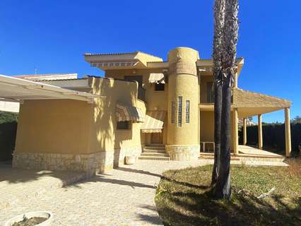Villa en venta en Alicante zona Campoamor, rebajada